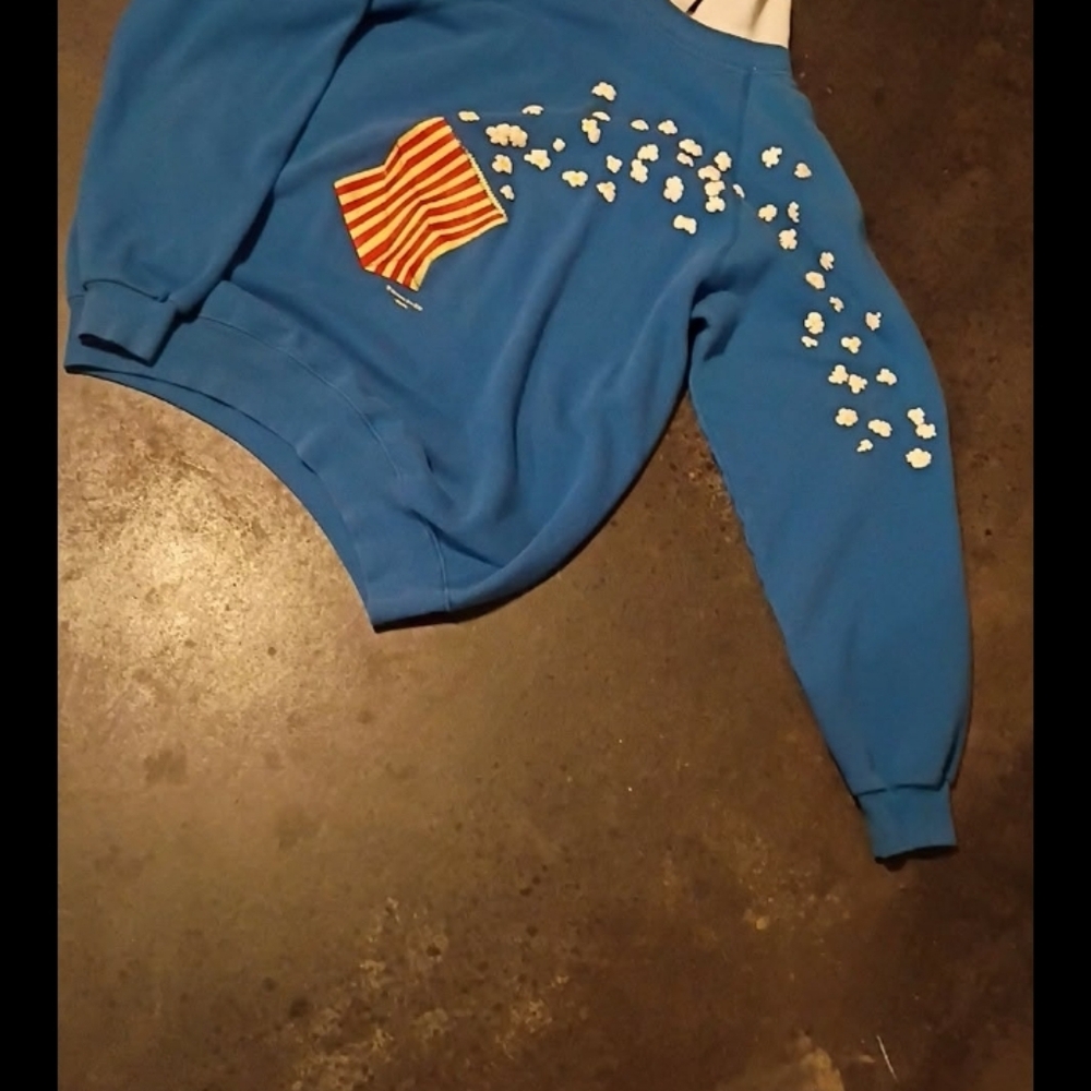 Vintage Blue Sweatshirt with Popcorn Design